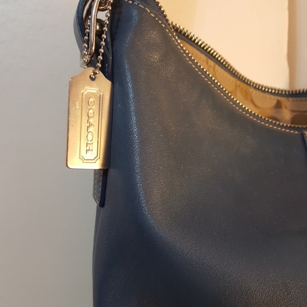 Authentic Coach blue leather purse - Picture 3 of 4